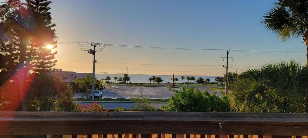 Casa Coquina Del Mar Bed And Breakfast ティテュスビル エクステリア 写真