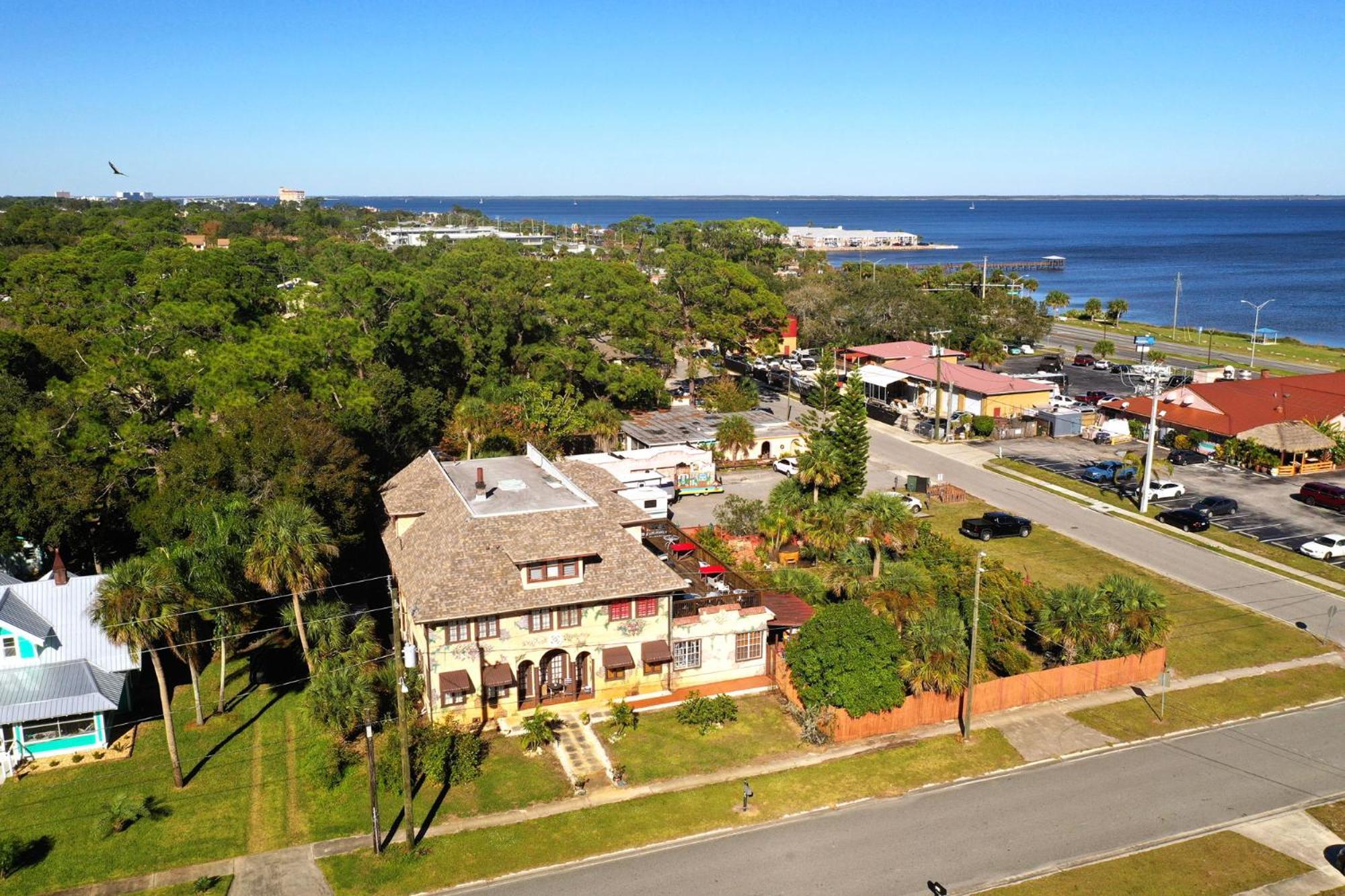 Casa Coquina Del Mar Bed And Breakfast ティテュスビル エクステリア 写真